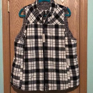 NWT Maurice’s paid and sherpa reversible vest